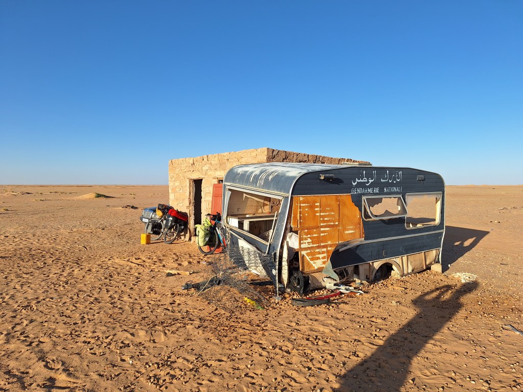 Wüste, Wellblech, Wind